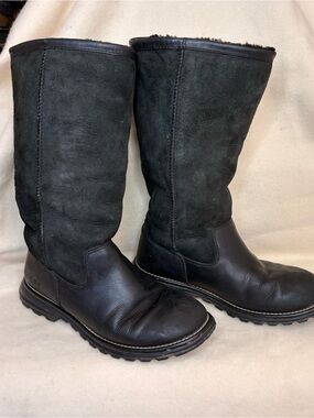 Ugg brooks boots tall black size 8